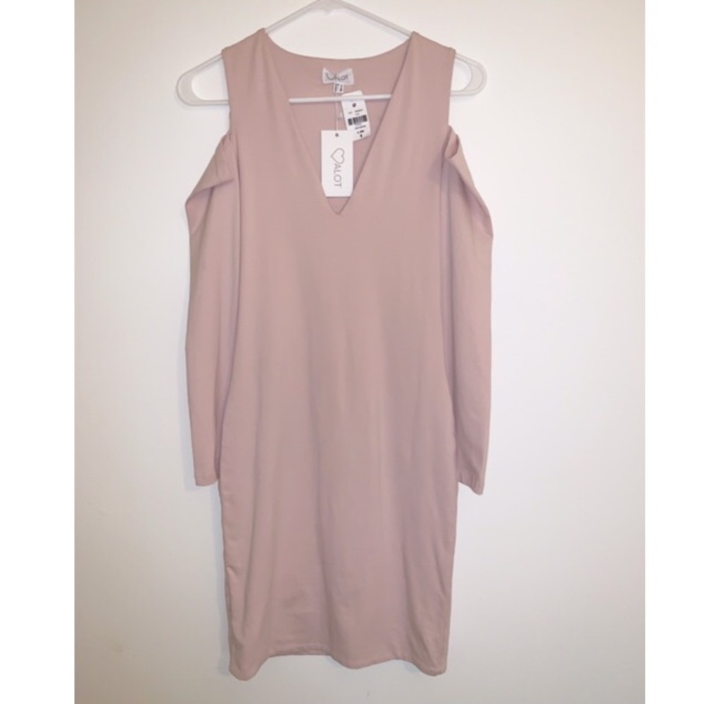 Cut out shoulder long sleeve bodycon dress